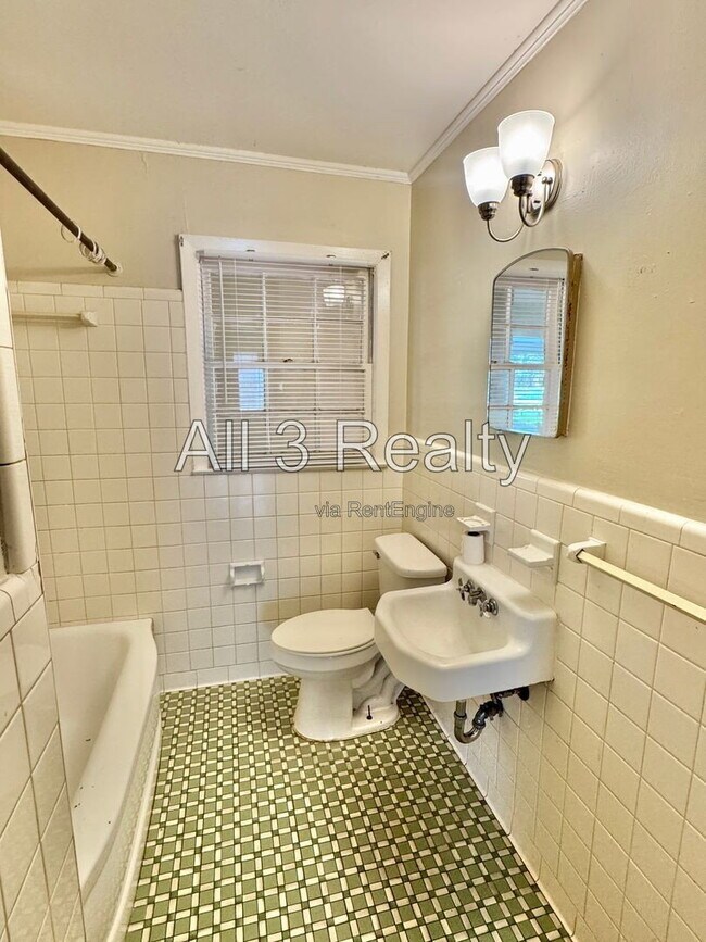 Building Photo - 3727 Audubon Rd