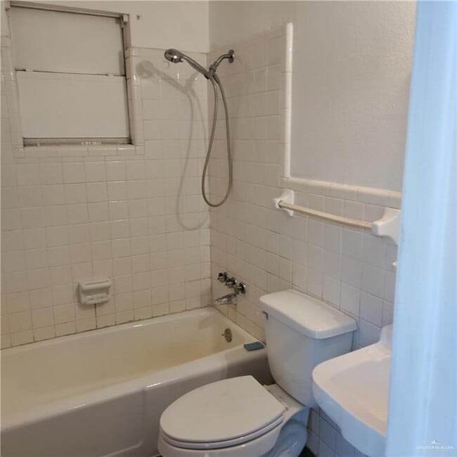 Building Photo - 1012 N Glasscock Rd