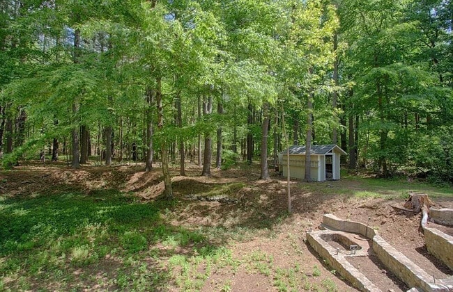 Building Photo - 15 Newbury Rd