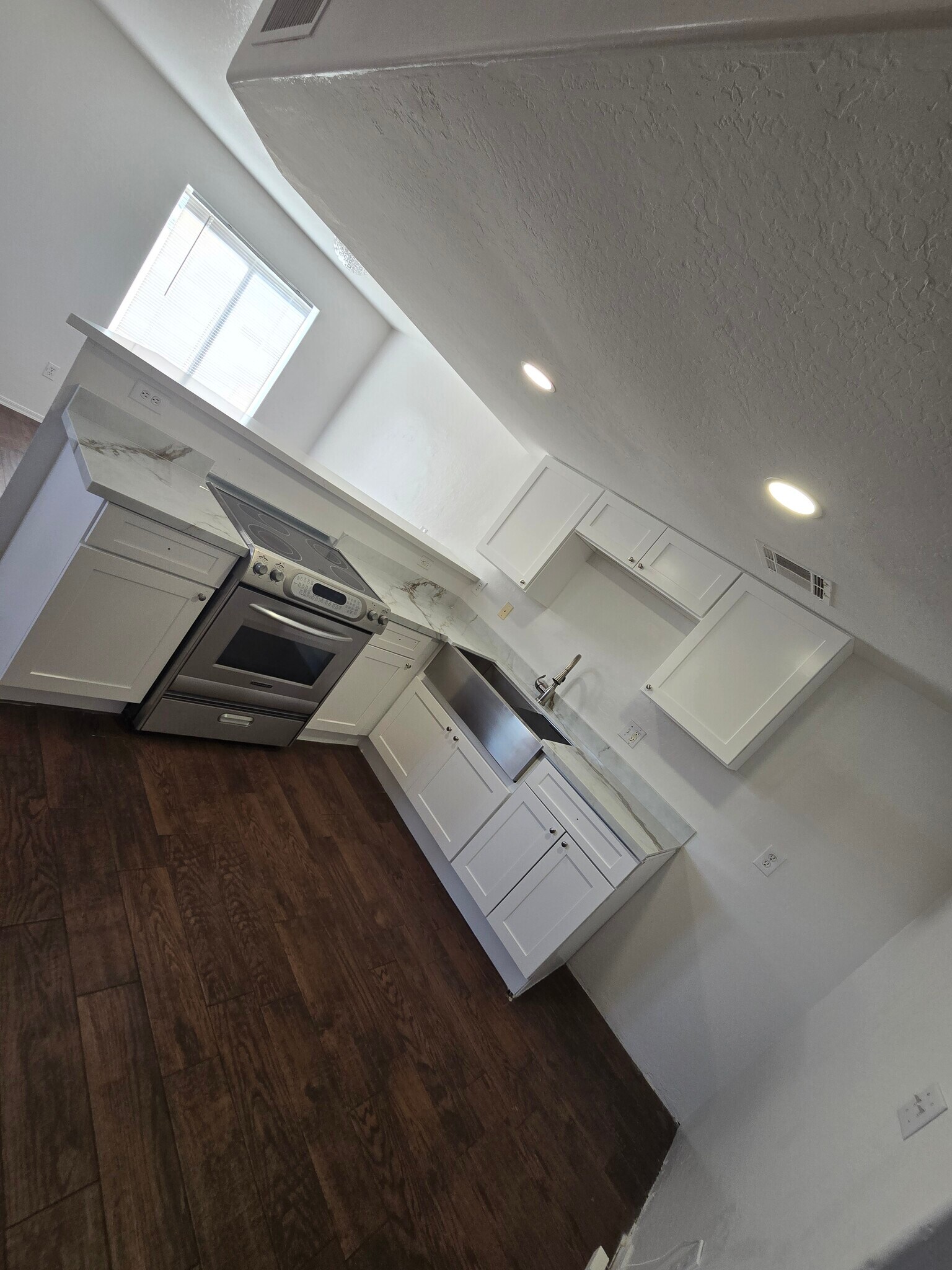 Building Photo - 5010 S 28th St