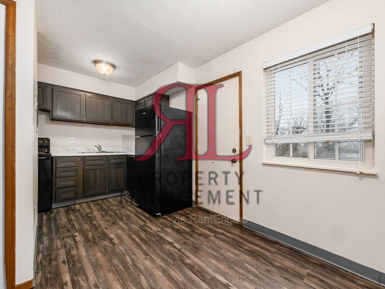 Building Photo - 5524 Kenneylane Blvd