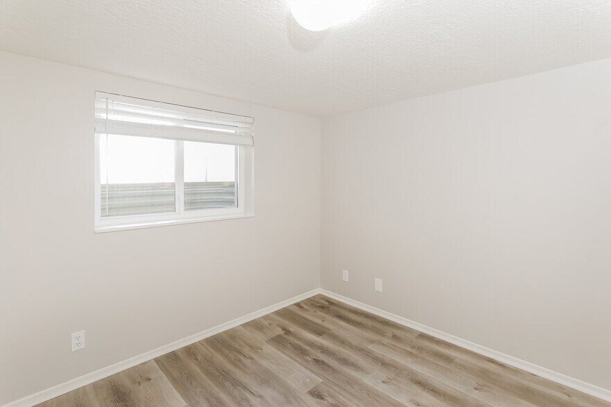 Building Photo - 4867 3000 W St