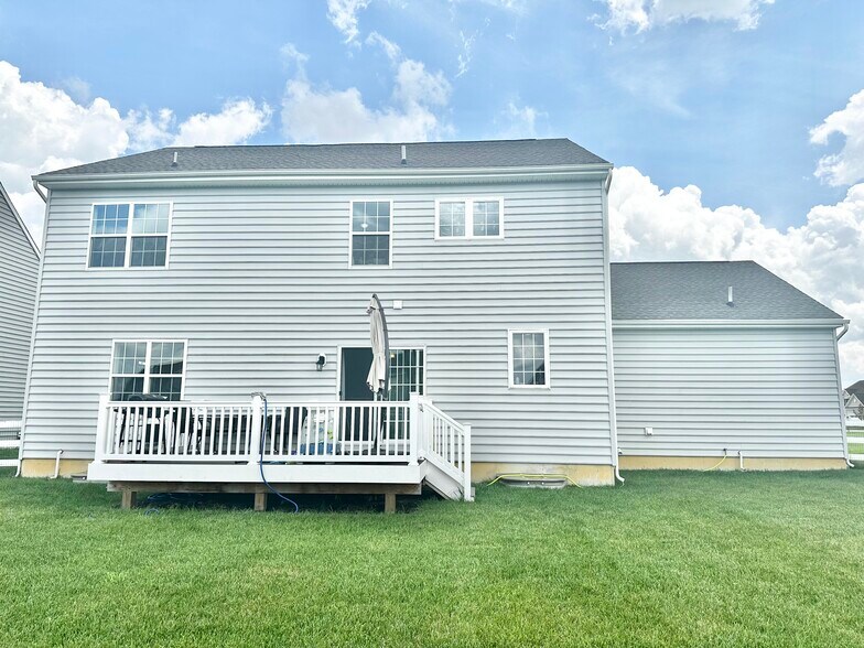 Building Photo - 636 McCracken Dr
