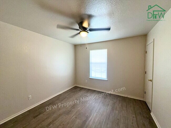 Building Photo - 2-Bed, 1.5-Bath Two-Story Townhome in Killeen