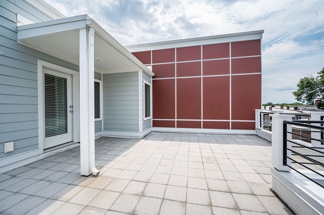 Building Photo - Modern Home In Popular Manchester District