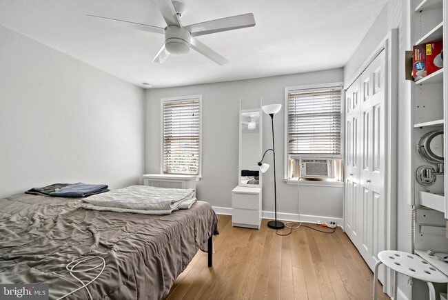 Building Photo - 2141 Montrose St