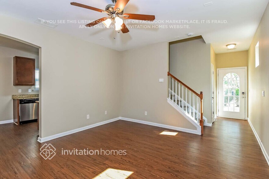 Building Photo - 483 Lobdale Falls Dr