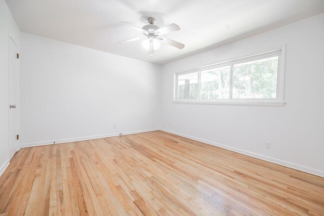 Building Photo - 119 Driftwood Pl