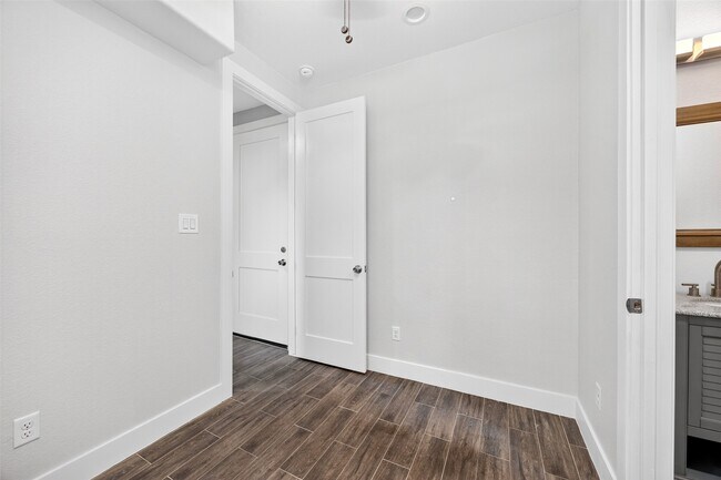 Building Photo - 2310 Detering St