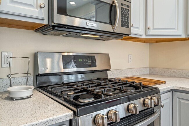 Building Photo - 20 Ordway Ln