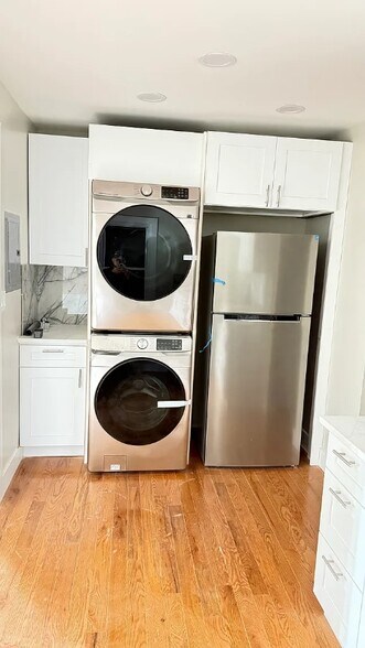 Building Photo - 478 Fabyan Pl