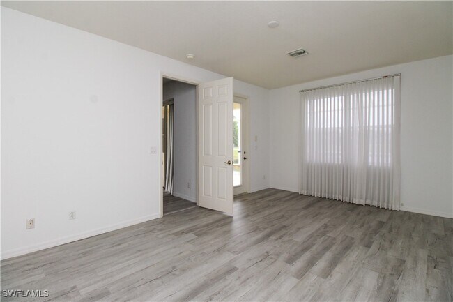 Building Photo - 3927 Aurora Ct