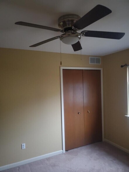 Building Photo - 41202 N Woodbury Green Dr