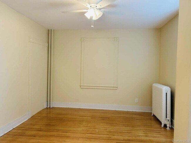 Building Photo - 22 Cozzens Ave