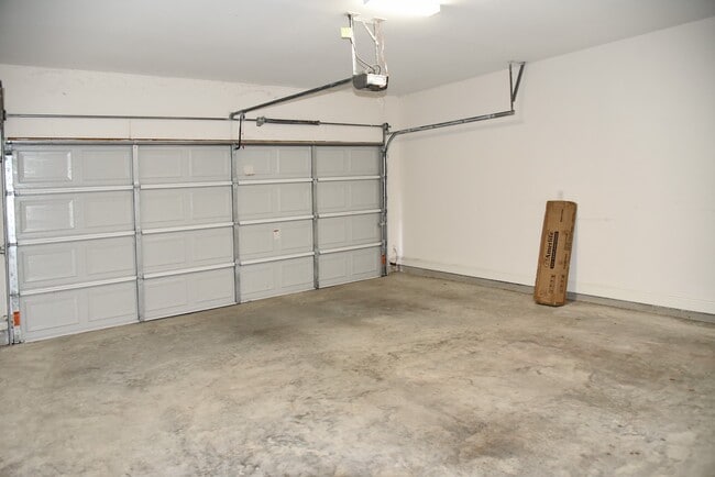 Building Photo - 5046 Van Fleet St