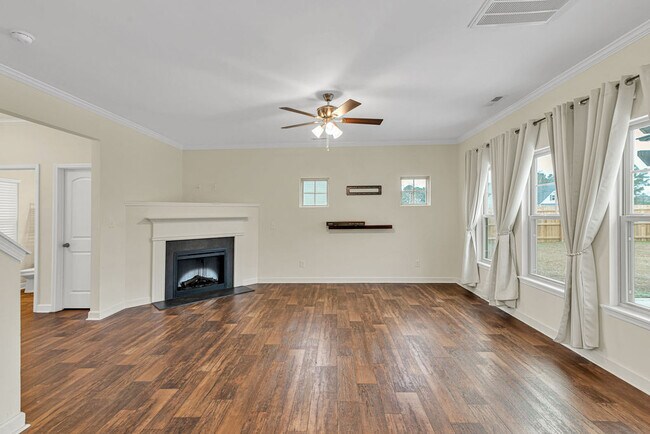 Building Photo - 303 Channel Run Ln