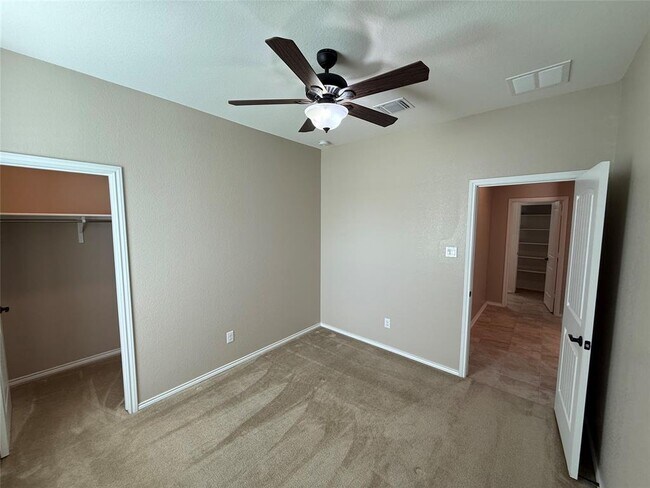 Building Photo - 334 Reunion Ln