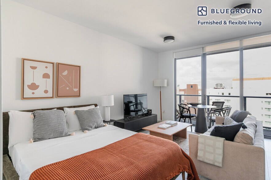 Building Photo - 230 NE 4th St