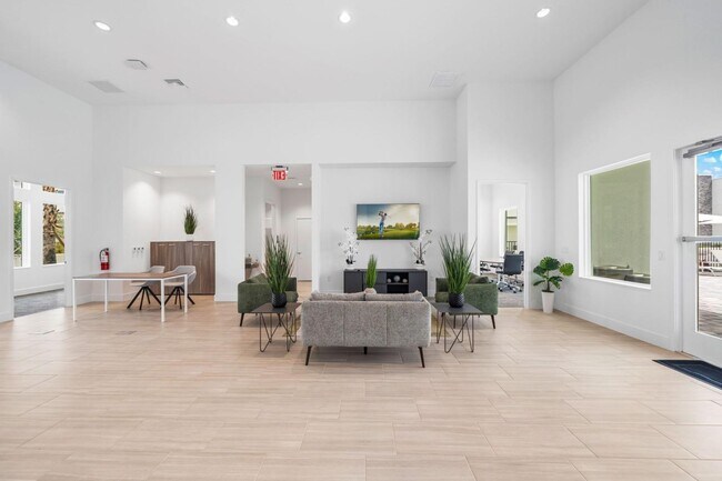 Building Photo - 384 Famagusta Dr