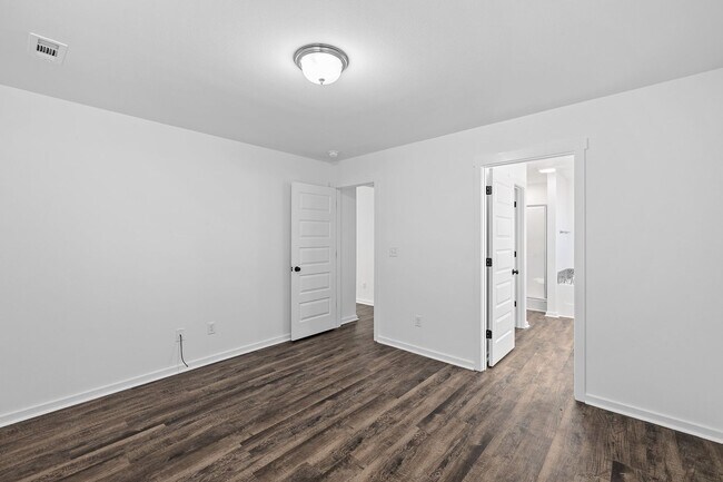 Building Photo - Charming 4-Bedroom Home – Space, Style, and Comfort!