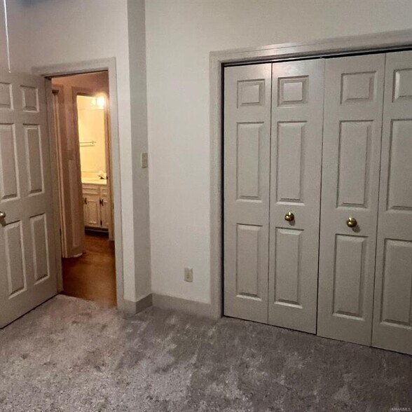 Building Photo - 8706 Twelve Oaks Ln