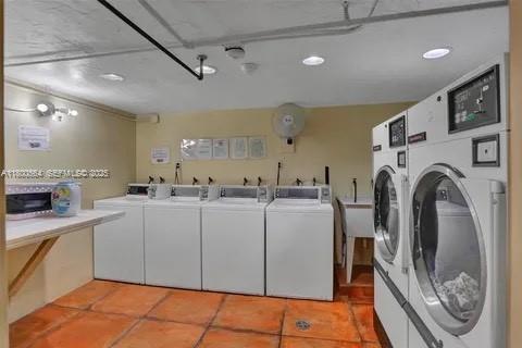 Building Photo - 1205 Mariposa Ave