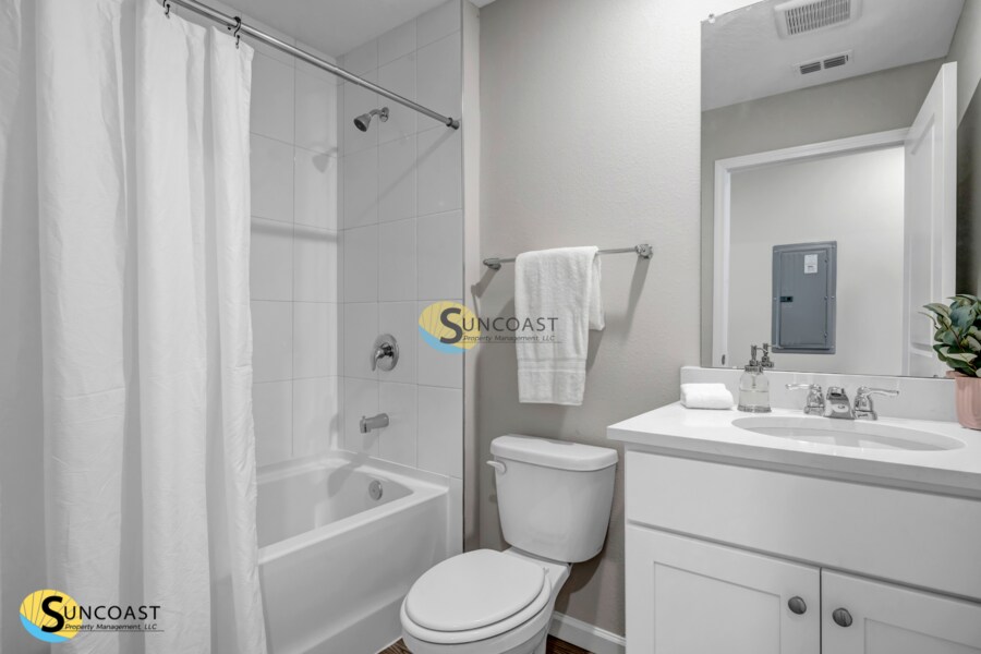 Building Photo - 6433 Breezy Oaks Wy