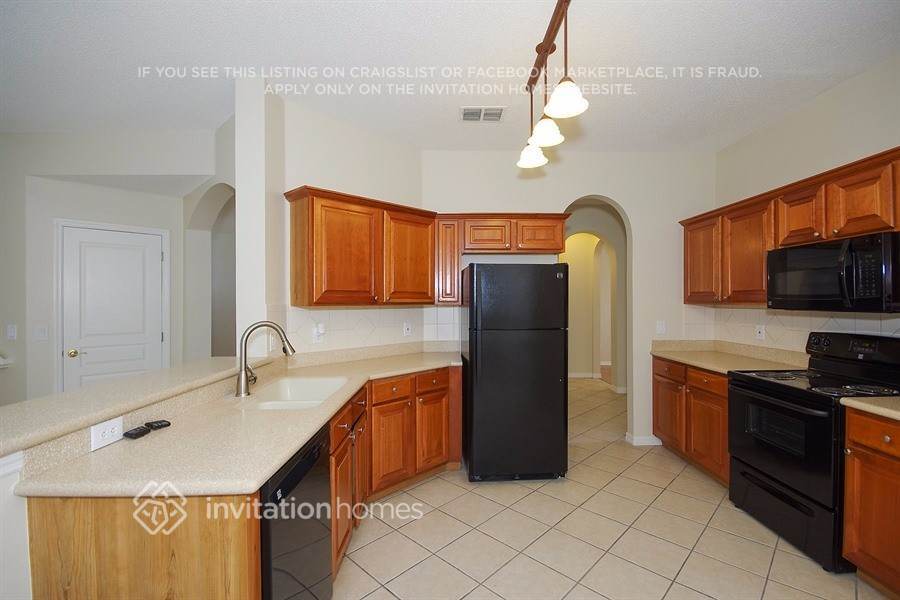 Building Photo - 5011 Bellthorn Dr