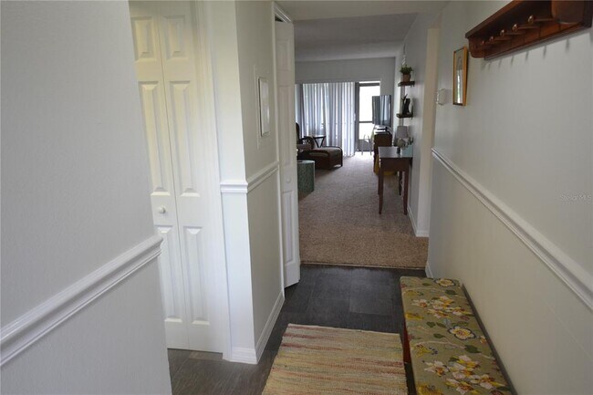 Building Photo - 161 Lakeside Dr