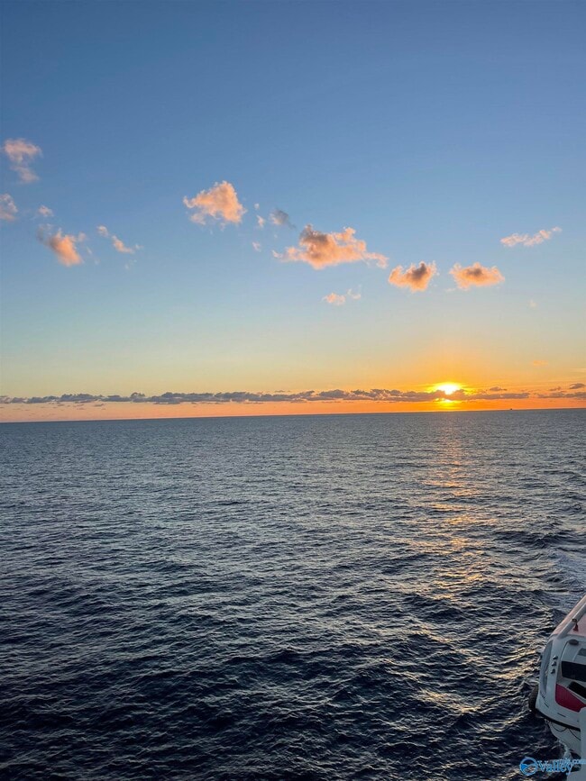 Building Photo - 1888 Martha Ln NE