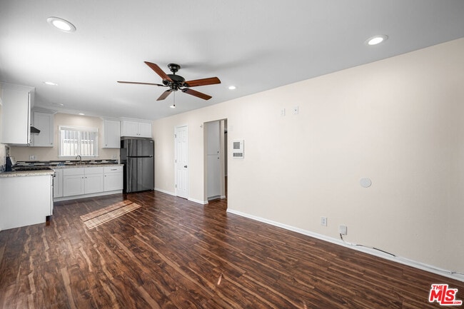 Building Photo - 432 N Harvard Blvd