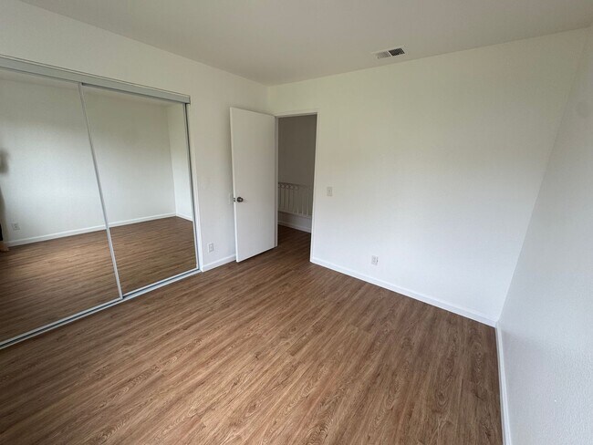 Building Photo - 1423 Portofino Dr