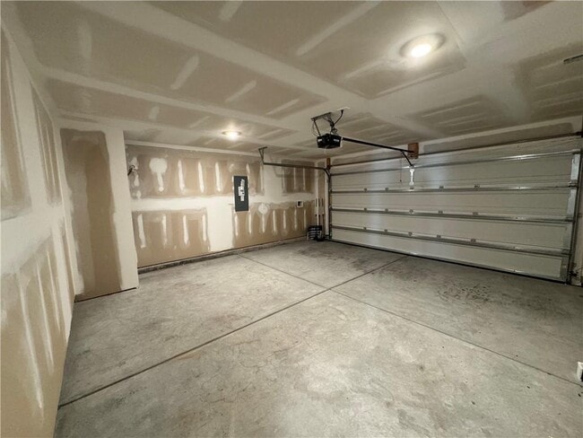 Building Photo - 38 Autumn's Wood Dr