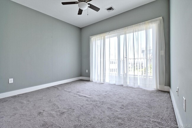 Building Photo - 44 Fox Hill Dr