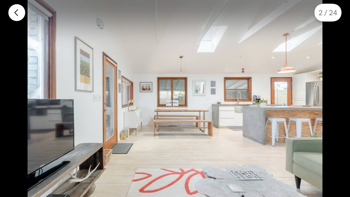 Building Photo - 4633 N Gantenbein Ave