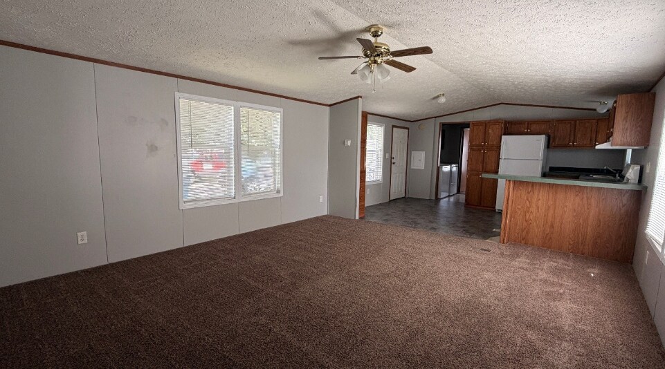 Building Photo - 4647 Iris Ln