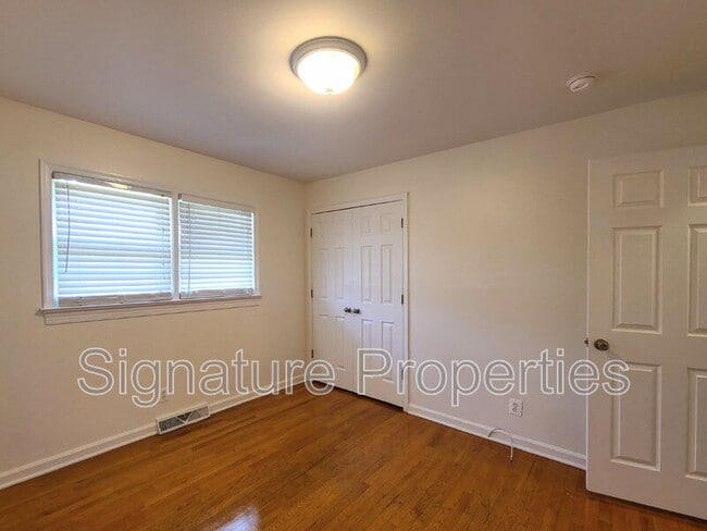 Building Photo - 204 Mt Pleasant Blvd
