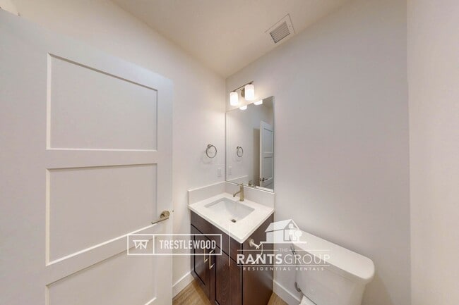 Building Photo - Brand New! Modern Home in Trestlewood – Wh...