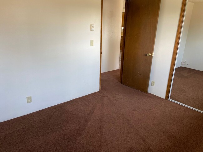 Building Photo - WarP01