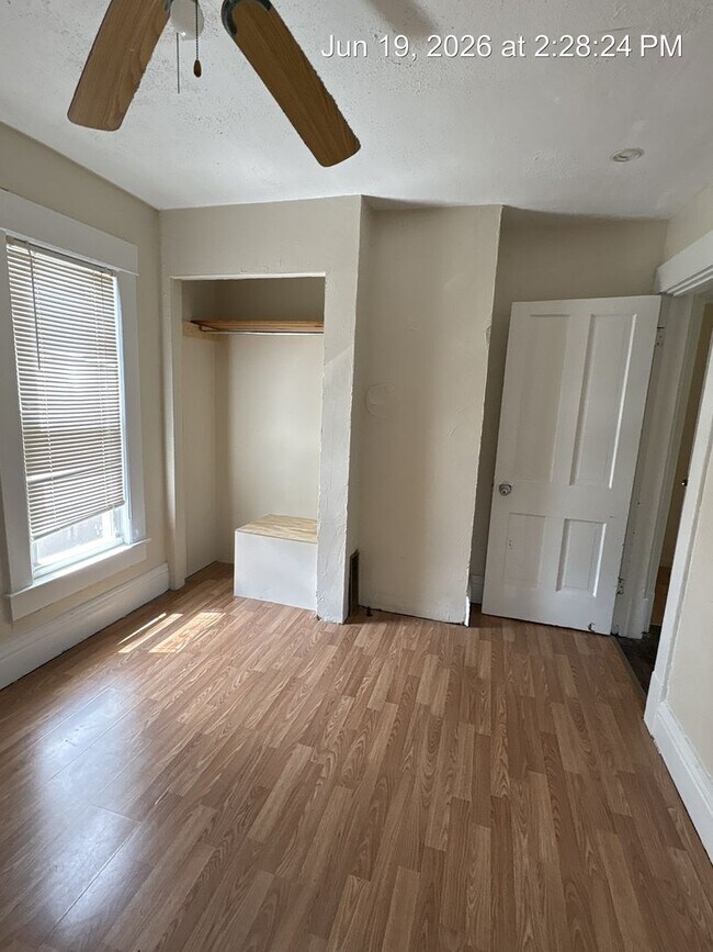 Building Photo - 142 Lorentz St