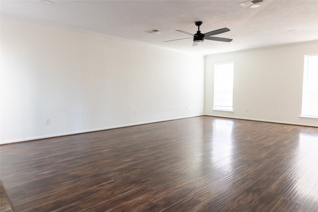 Building Photo - 22 Cottage Grove Pl