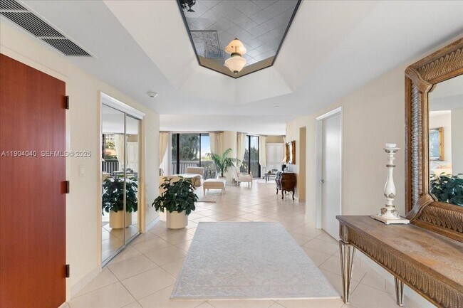 Building Photo - 2000 Island Blvd