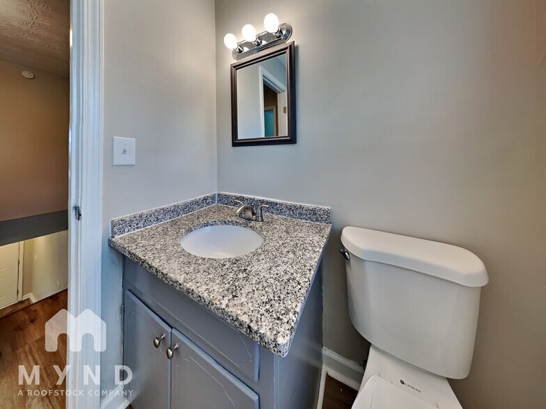 Building Photo - 229 Baker St Unit C