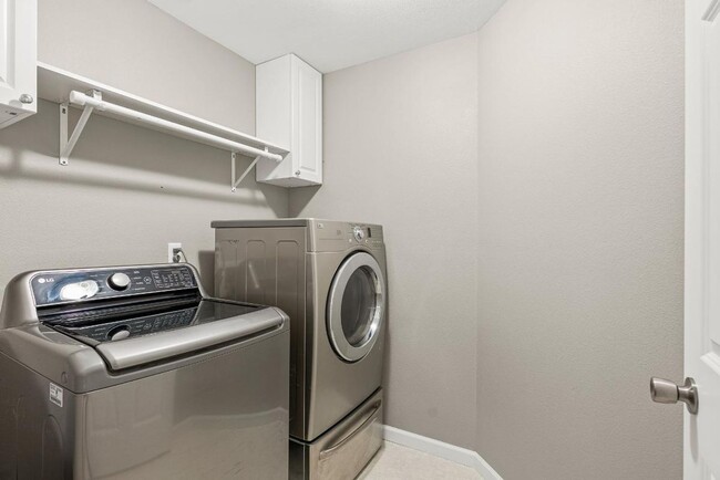 Building Photo - Spacious Sunrise Home for Rent in Puyallup...