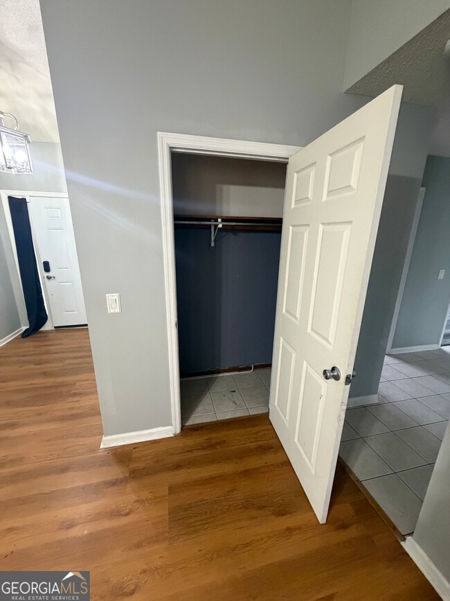 Building Photo - 514 Sunnyside Ct