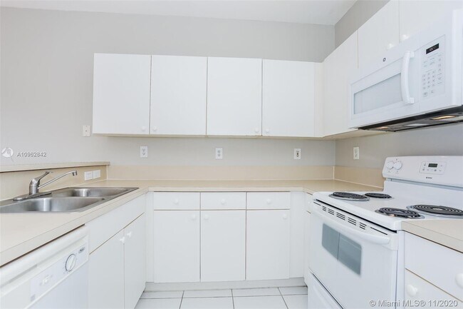 Building Photo - 13866 SW 274th Terrace