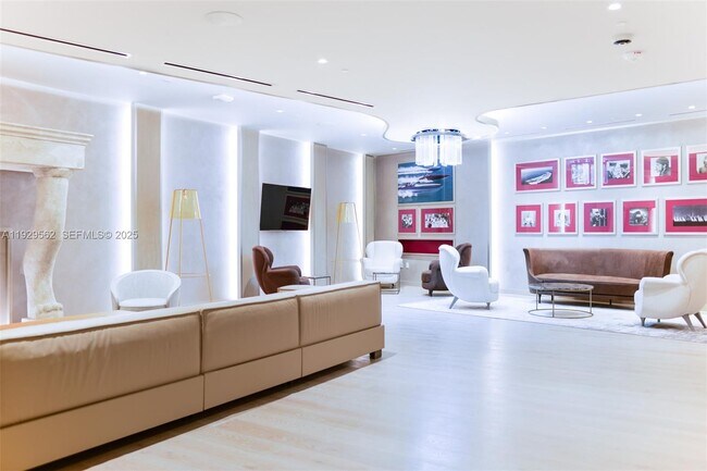 Building Photo - 1000 Brickell Plaza