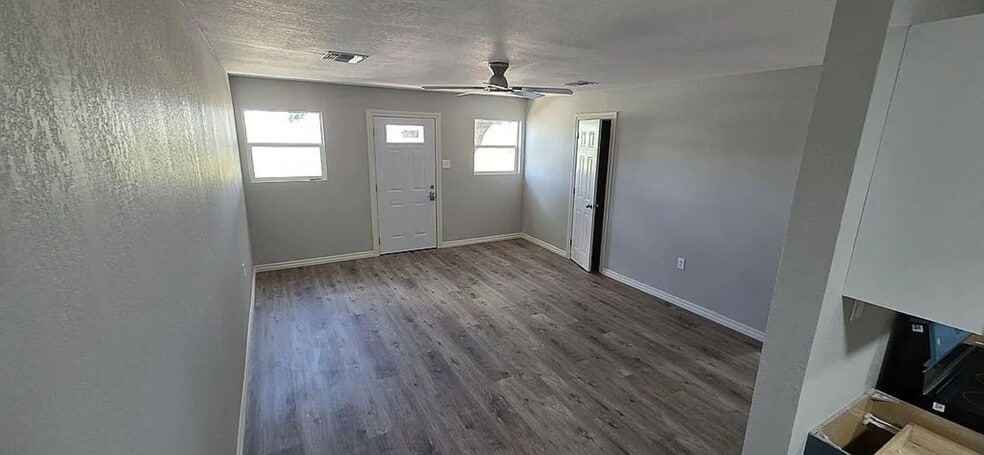 Building Photo - 723 SW 45th St