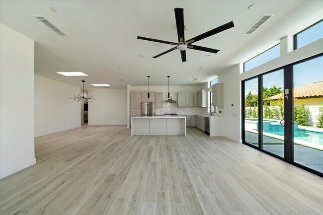 Building Photo - 78525 Orcabessa Dr