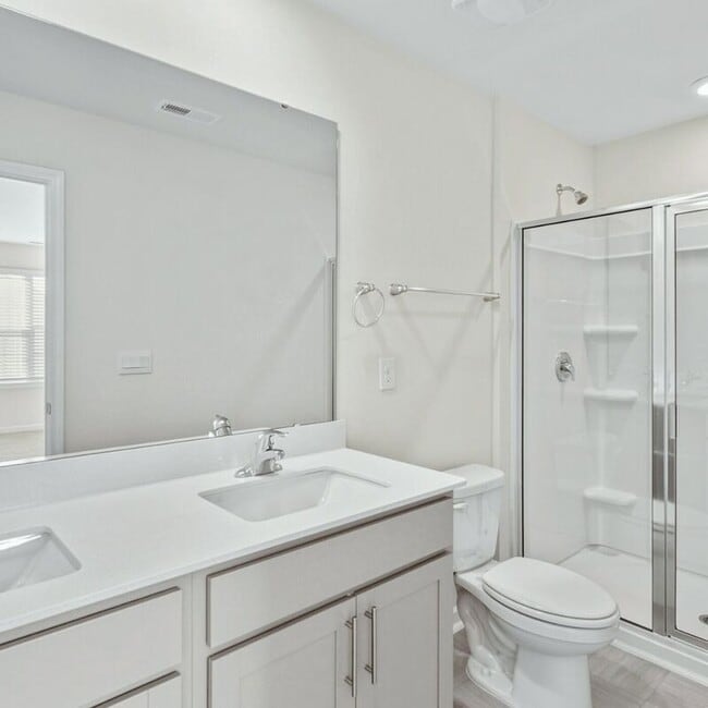 Building Photo - 153 Leo St